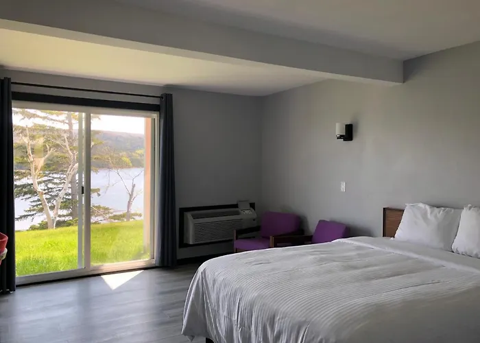 Duck Cove Inn