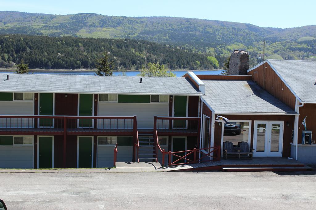 Motel Duck Cove