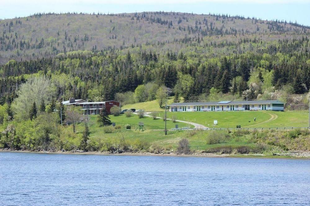 Duck Cove 3*