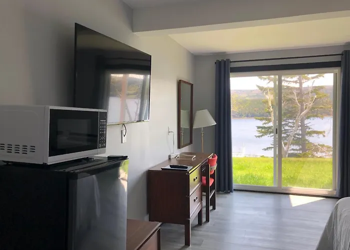 Duck Cove Inn