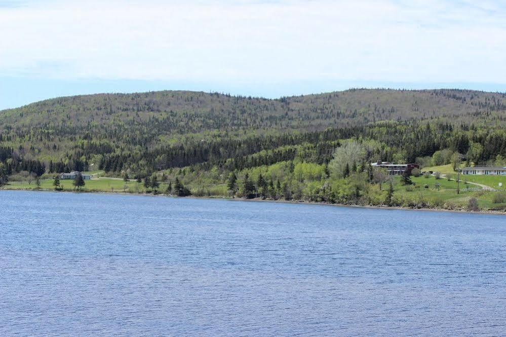 Duck Cove 3*